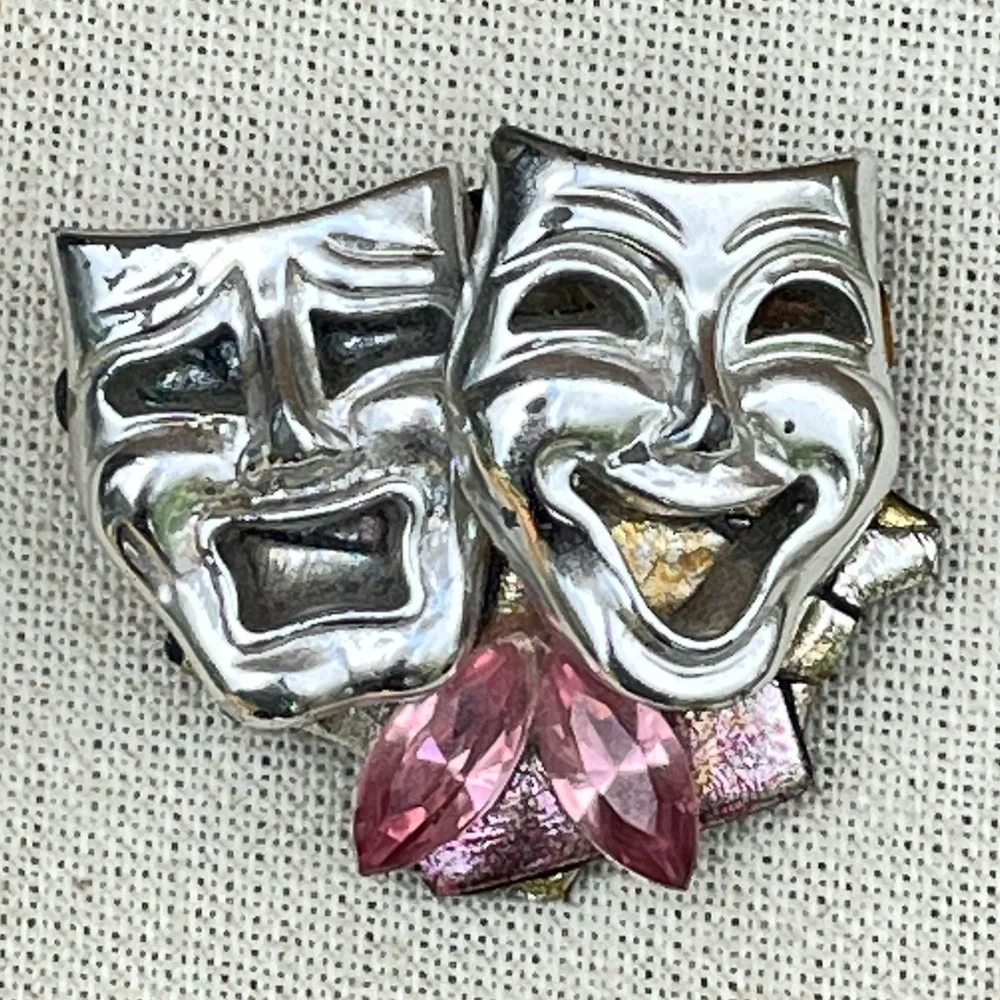 Vintage signed theater masks brooch - Picture 2 of 9